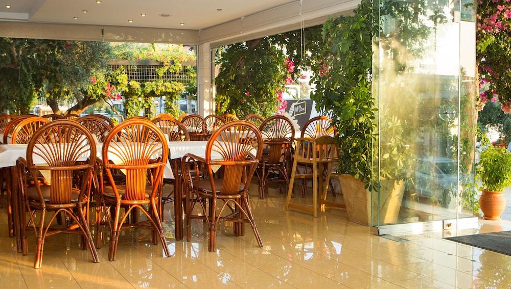 Xenios Loutra Village Beach Hotel 圣帕拉斯凯维 外观 照片