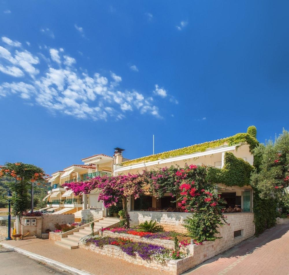 Xenios Loutra Village Beach Hotel 圣帕拉斯凯维 外观 照片
